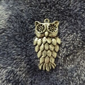 Silver owl pendant